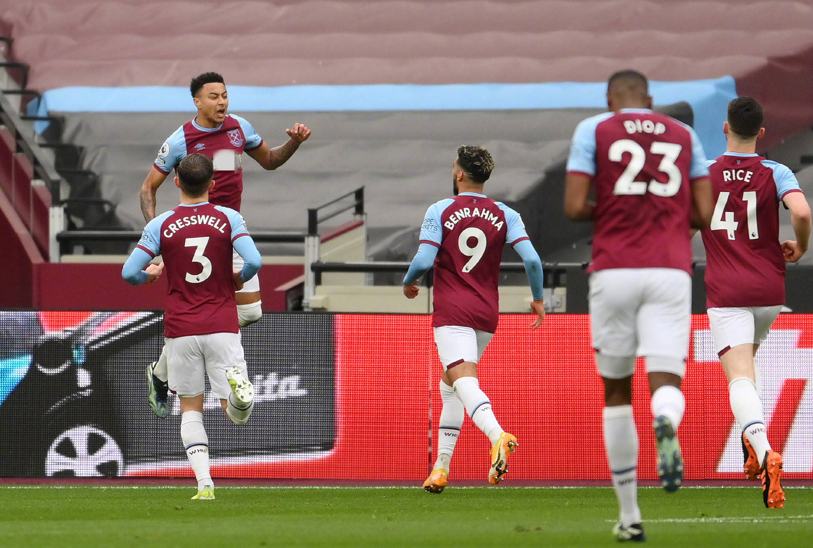 热烈关注 热烈关注