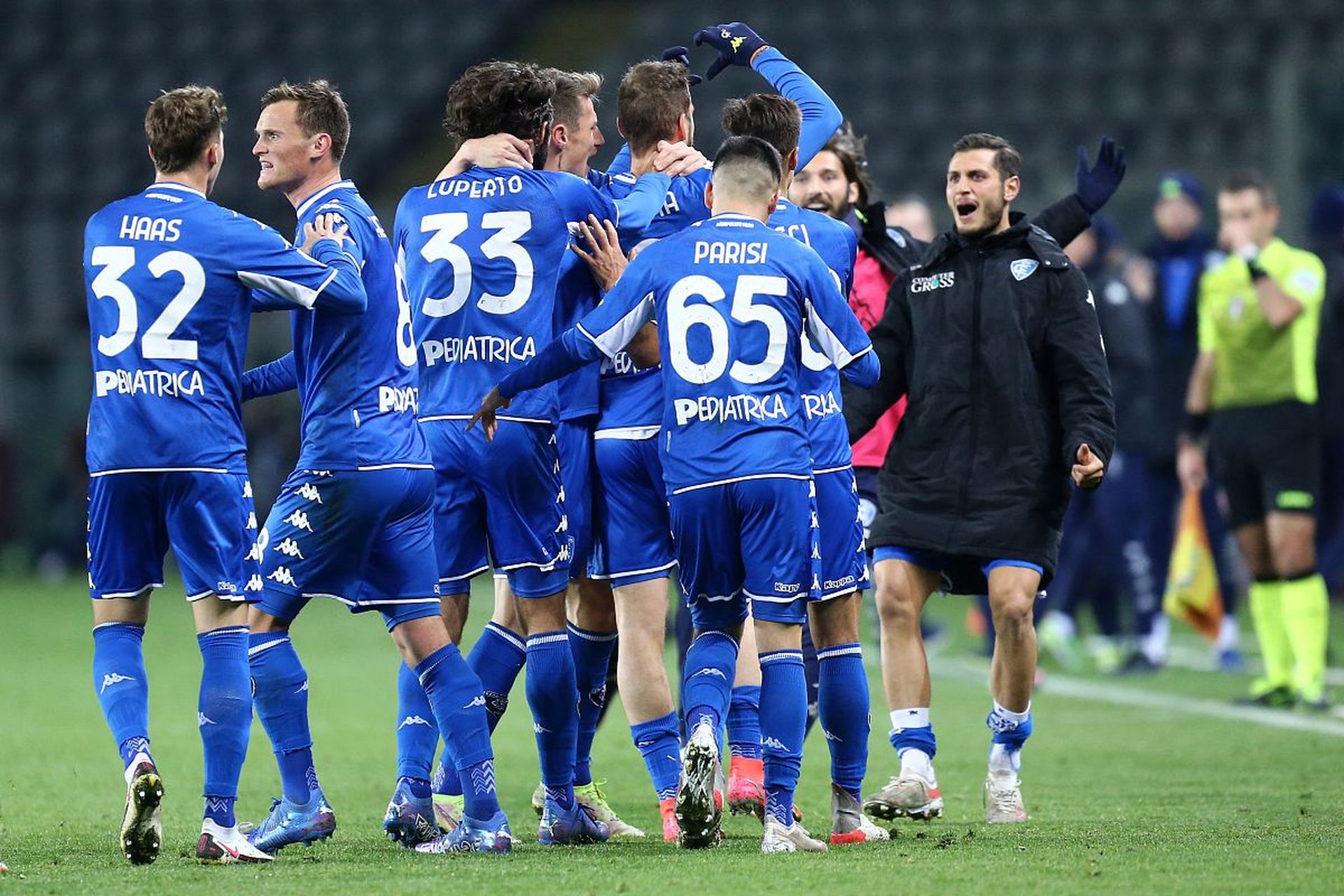 展示了球场 展示了球场